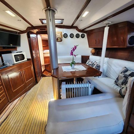 Sailboat Home Барселона Екстериор снимка
