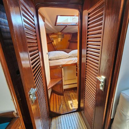 Sailboat Home Барселона Екстериор снимка