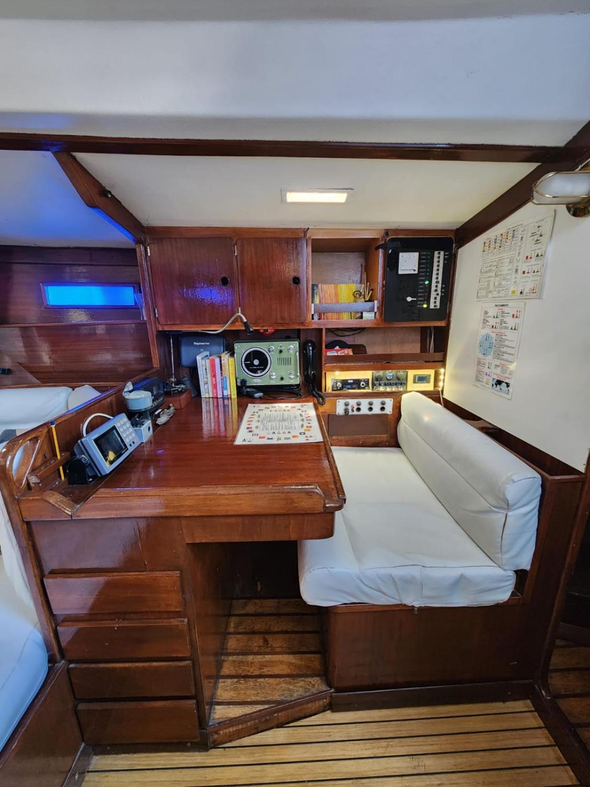 Sailboat Home Барселона Екстериор снимка