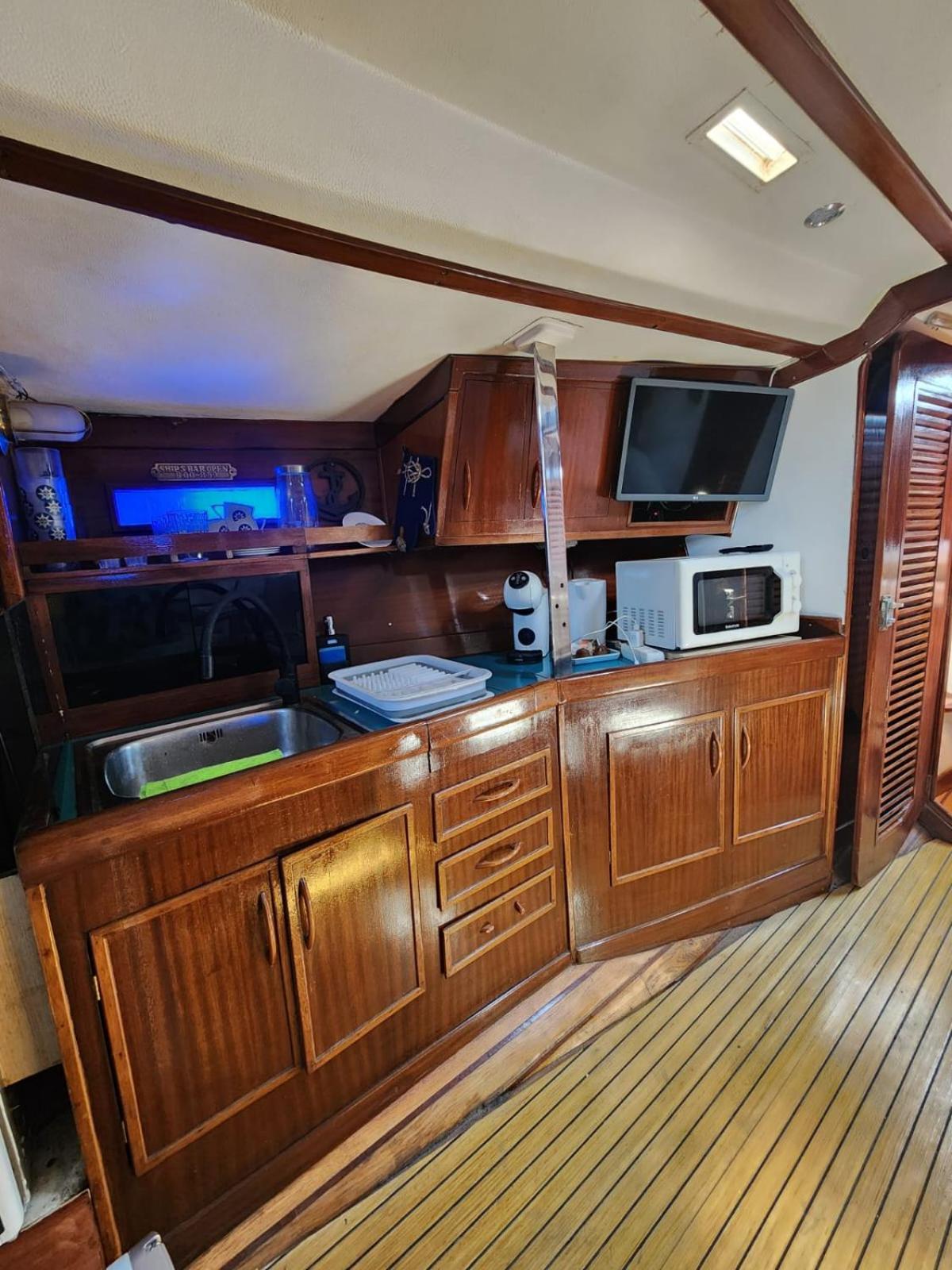 Sailboat Home Барселона Екстериор снимка