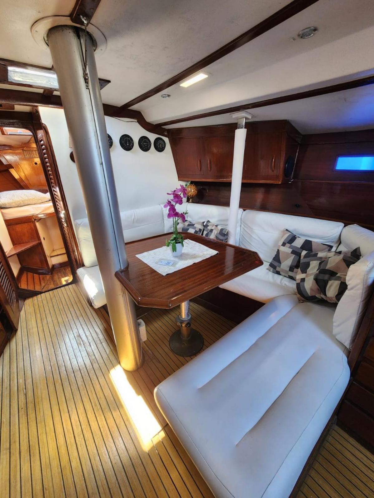 Sailboat Home Барселона Екстериор снимка
