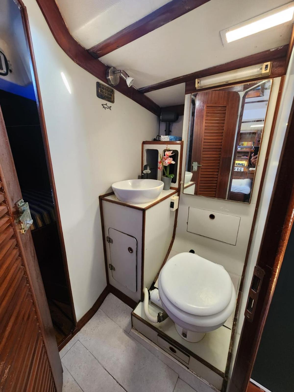 Sailboat Home Барселона Екстериор снимка